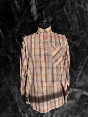 Classic Plaid Button-Down Shirt in Multicolor